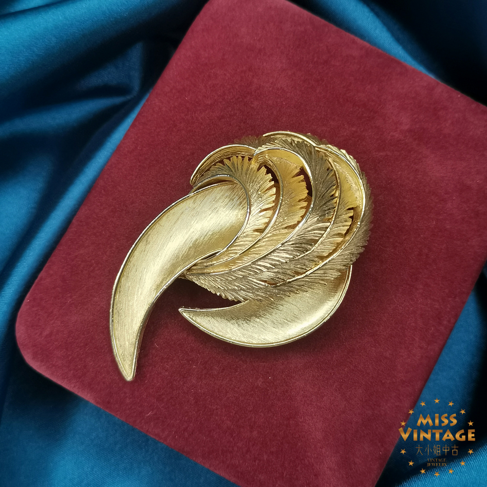 trifari刷金花叶胸针[2503311-170]