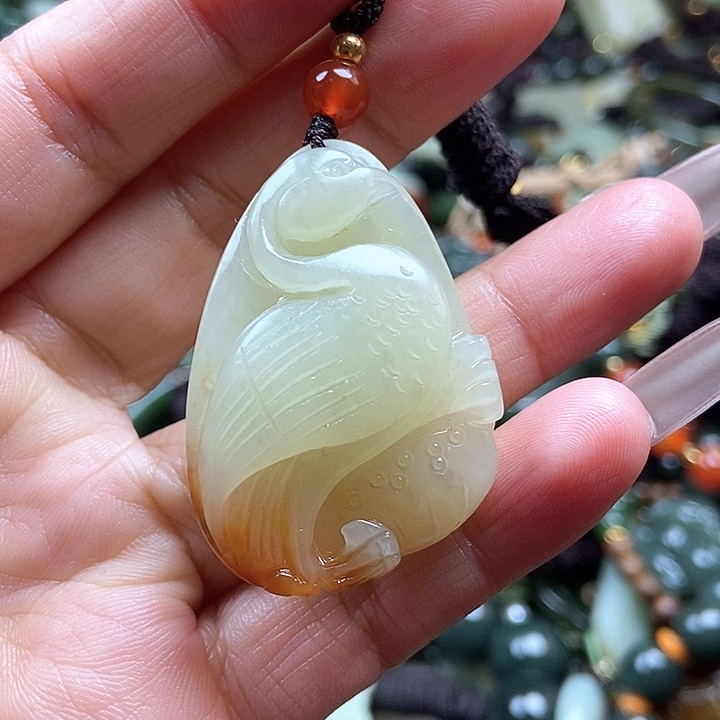 和田玉颈饰足铂镶嵌