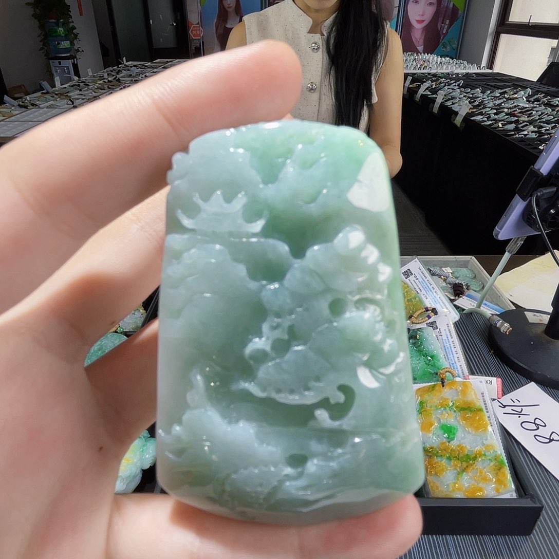 颈饰未镶嵌翡翠一