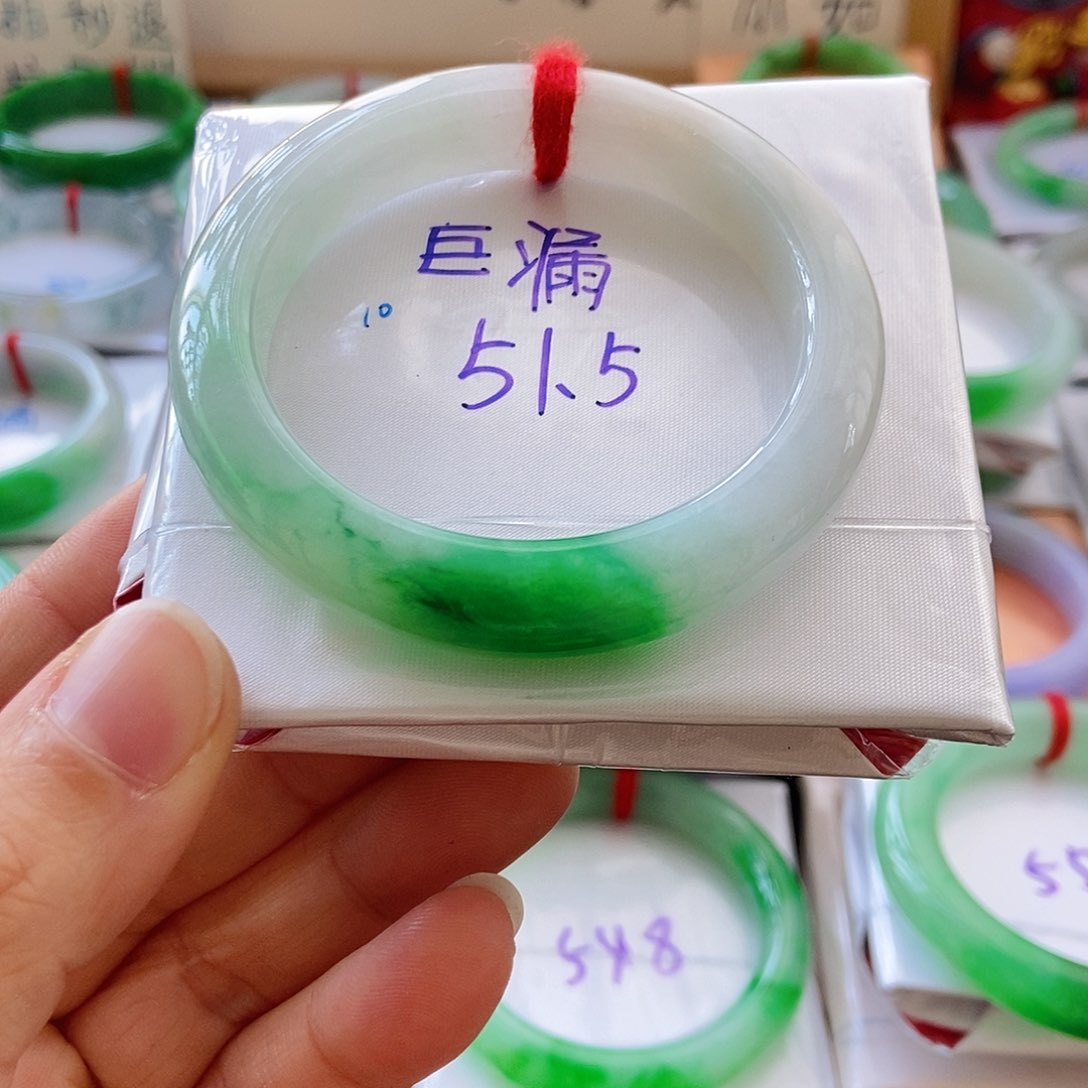 未镶嵌手镯翡翠手镯