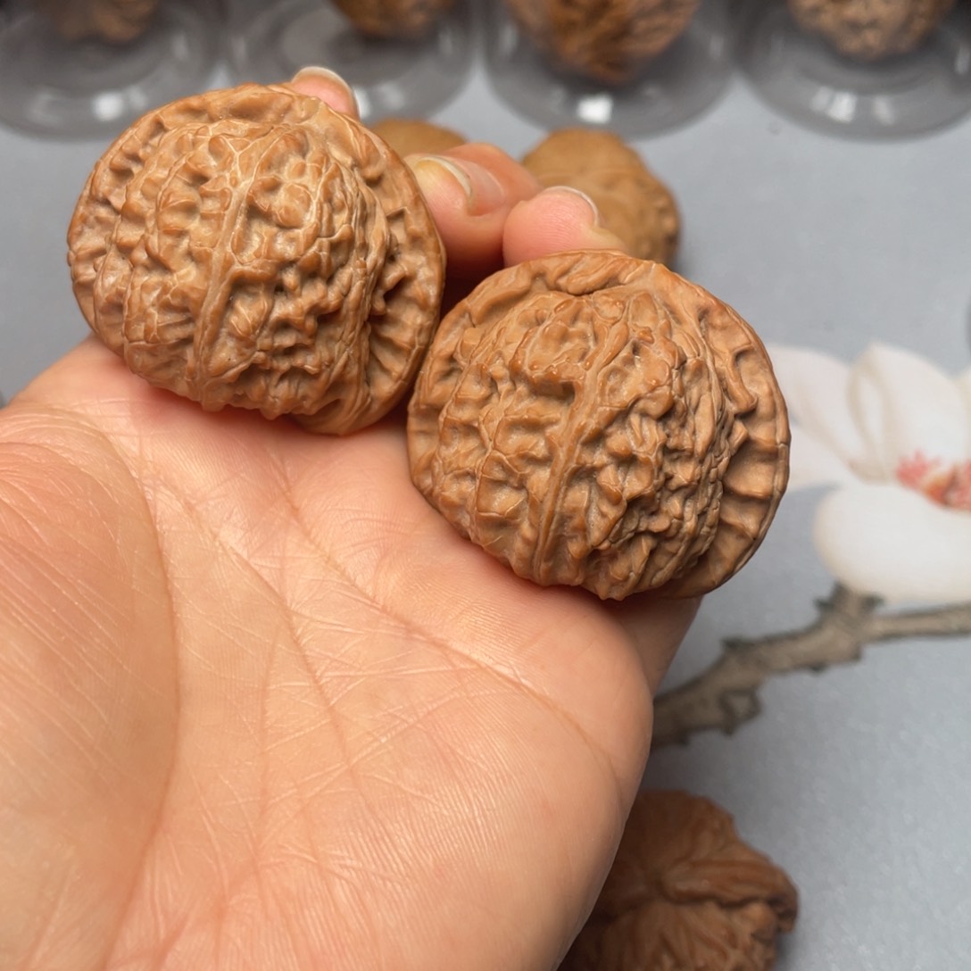 【闪购商品】文玩核桃吊坠球白……