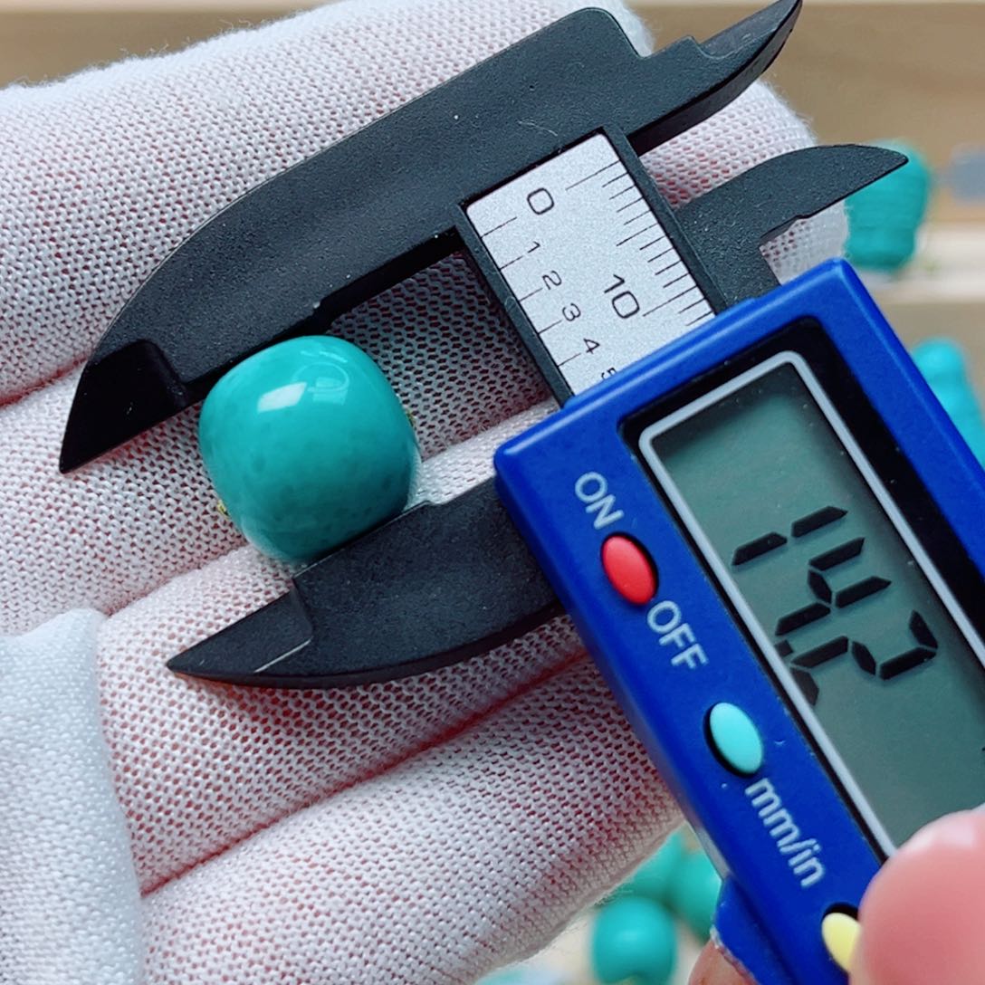 绿松石未镶嵌珠宝