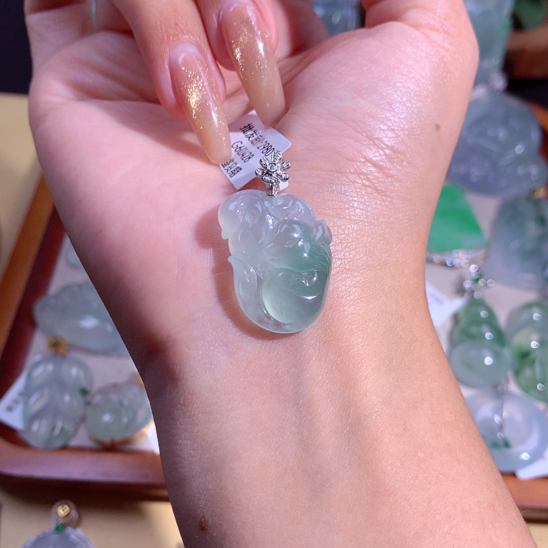 翡翠吊坠(不含链)18K金镶嵌