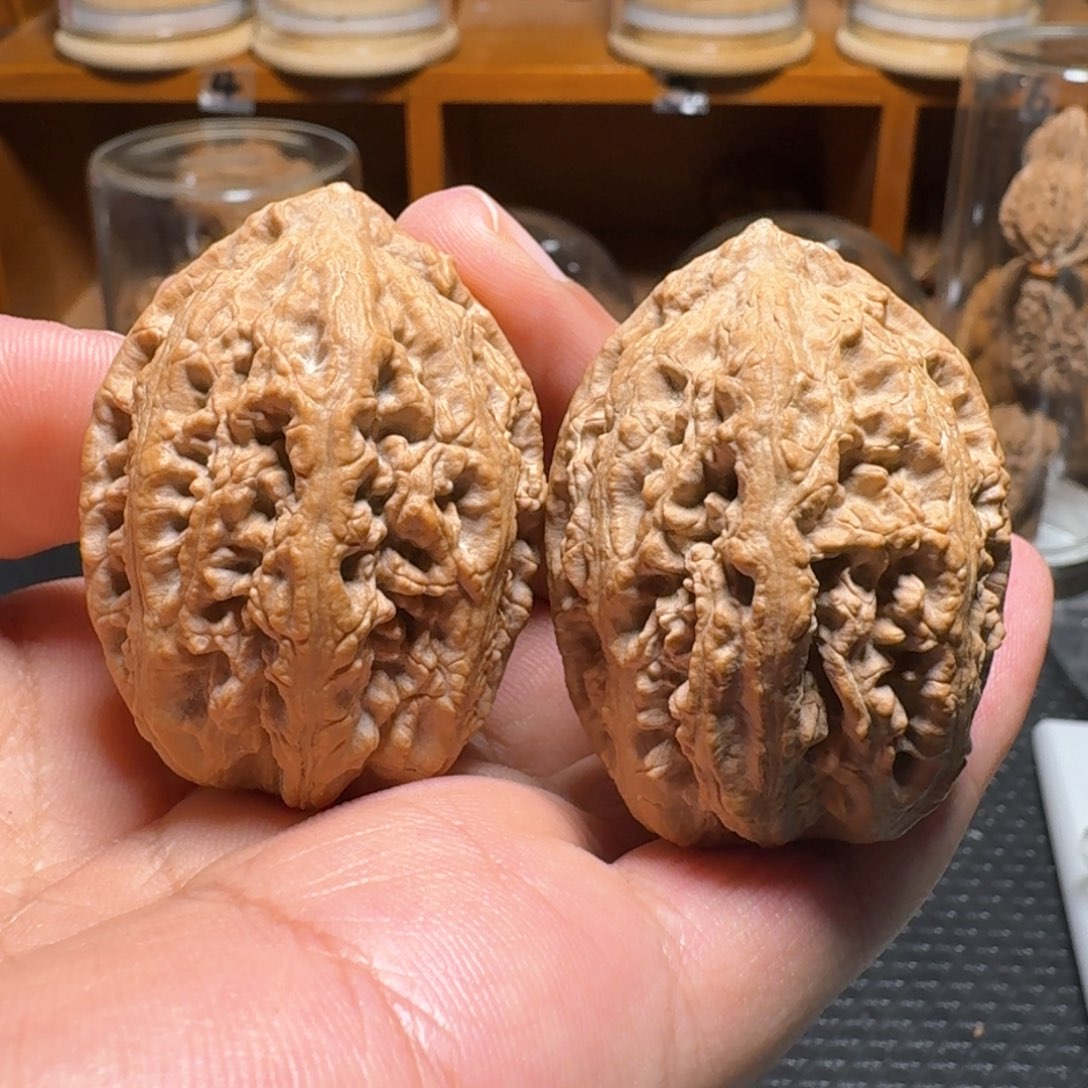 文玩核桃把件楸南疆石