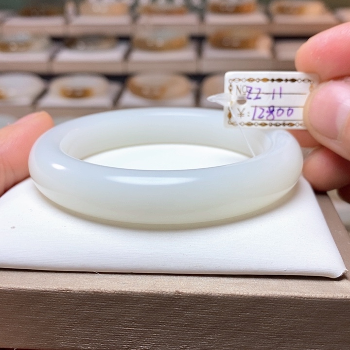 和田玉手镯未镶嵌57+