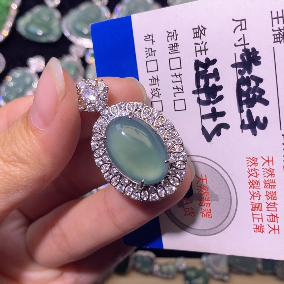 翡翠未镶嵌颈饰天然