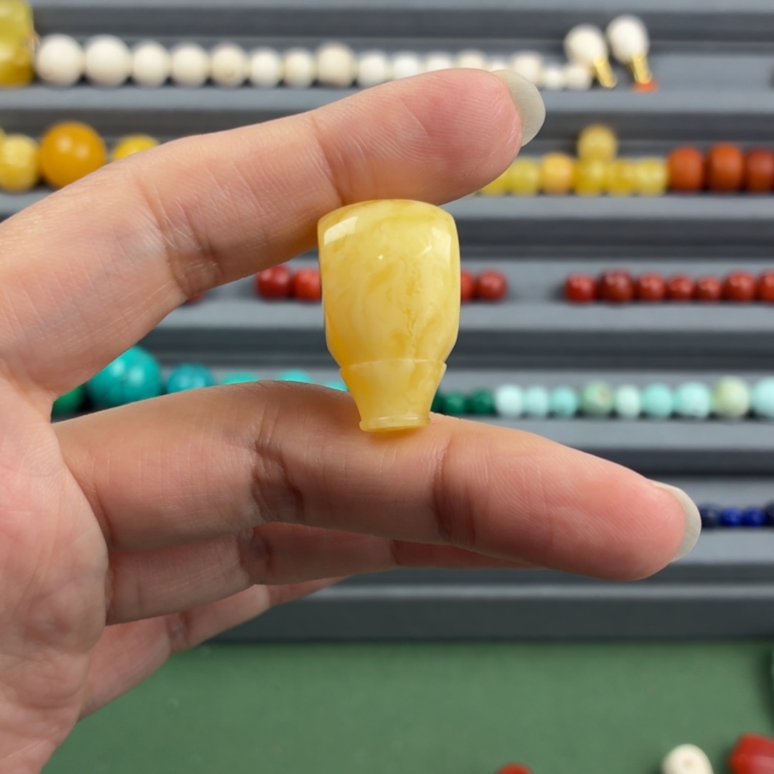 非金属黄色三通一个