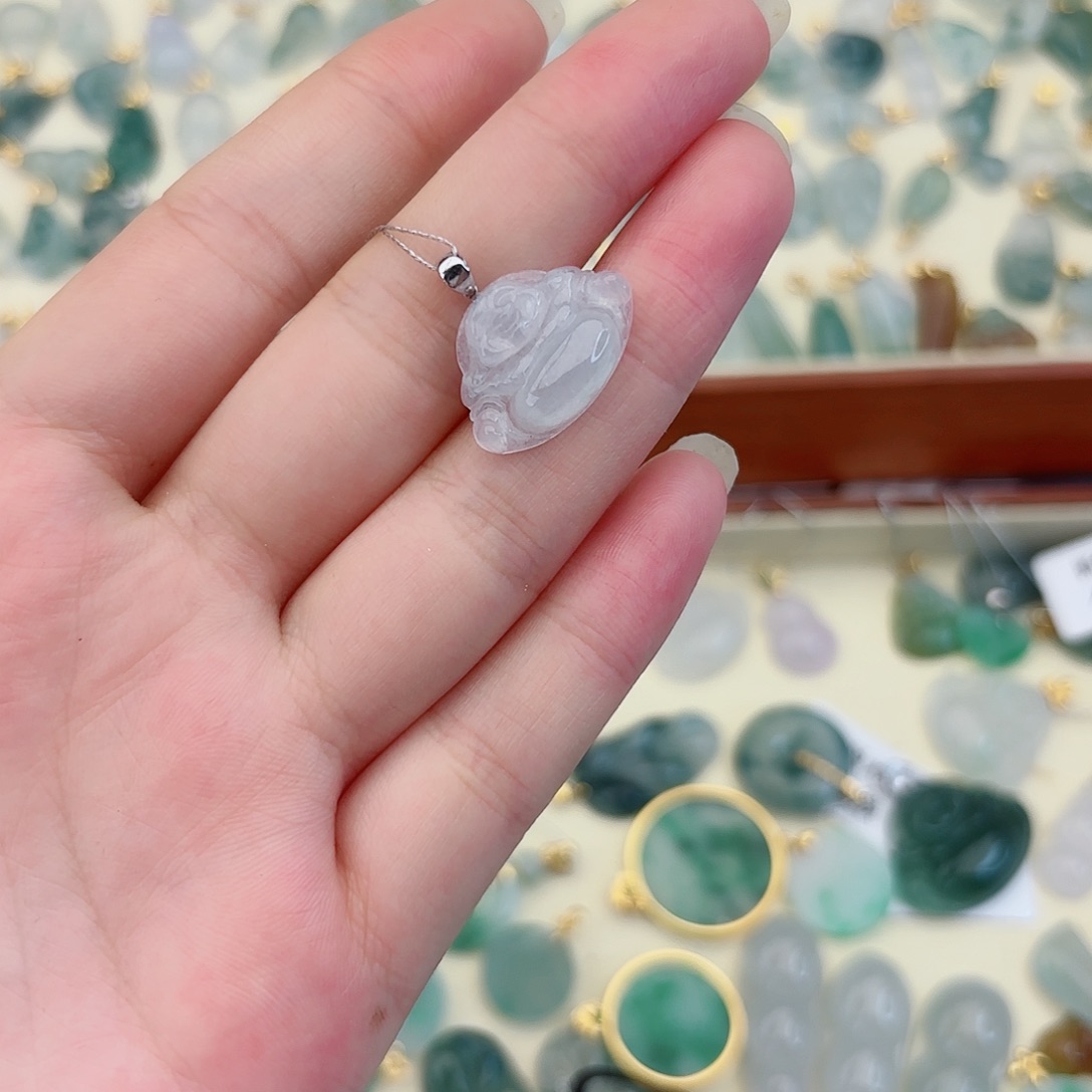 翡翠18K金镶嵌颈饰佛公