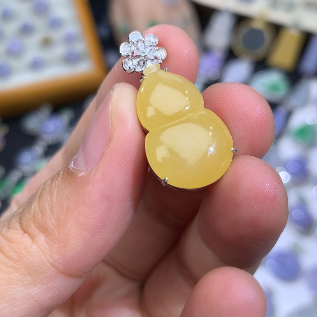 翡翠18K金镶嵌吊坠(不含链)签收后48小时鉴赏期