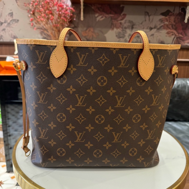 99新 LouisVuitton/路易威登 Lv 老花中号nf红内芯片款