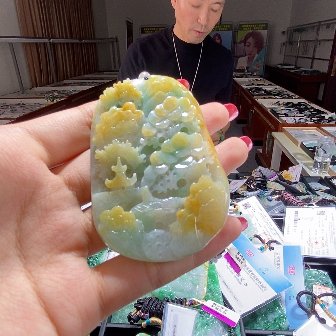 翡翠未镶嵌颈饰翡翠