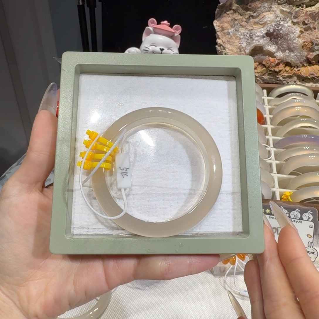 Q***Q玛瑙/玉髓未镶嵌手镯