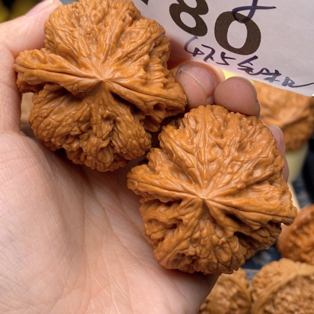 文玩核桃把件780号47.5quan cu jin