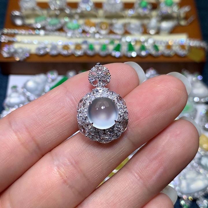 翡翠颈饰18K金镶嵌玻璃种双用款