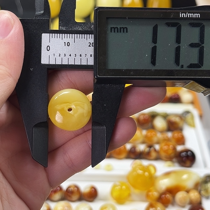 琥珀颈饰未镶嵌15
