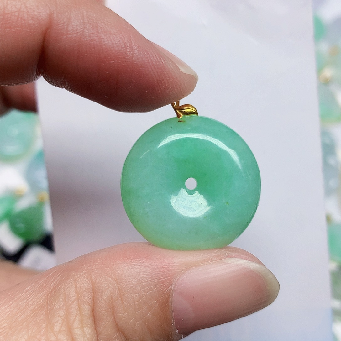 翡翠18K金镶嵌颈饰3467899