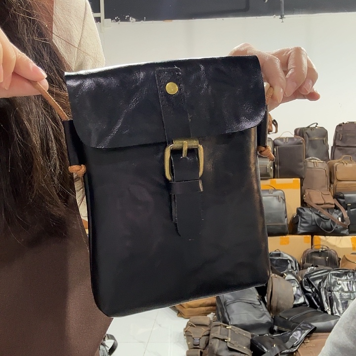 M***2小牛皮（革）牛皮（革）头层牛皮手机黑