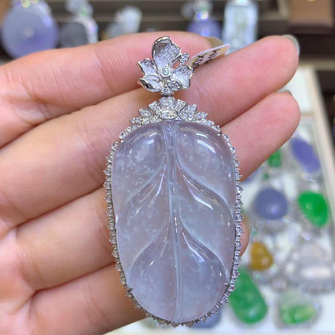 翡翠颈饰18K金镶嵌翡翠