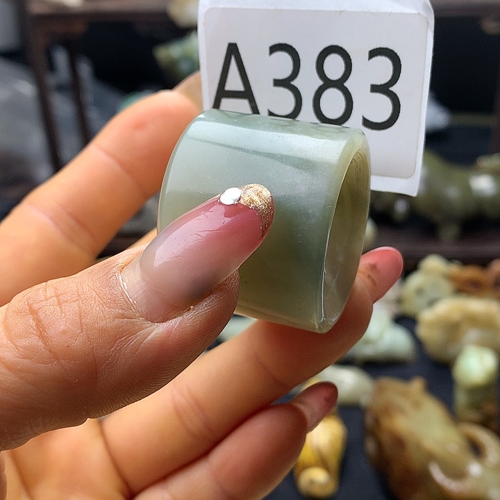 和田玉未镶嵌车挂