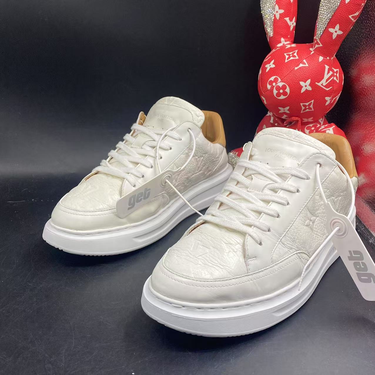 95新 LouisVuitton/路易威登 【聚星优选】白浮雕松糕鞋42.5码