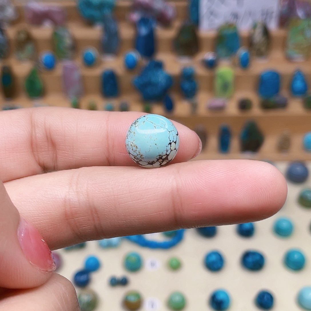 绿松石未镶嵌颈饰