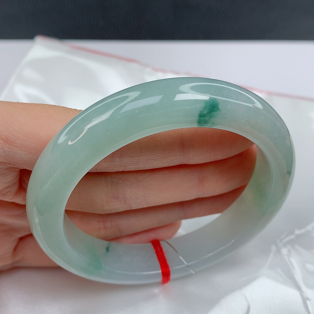 翡翠手镯未镶嵌55.7正圈胶润飘花耐看