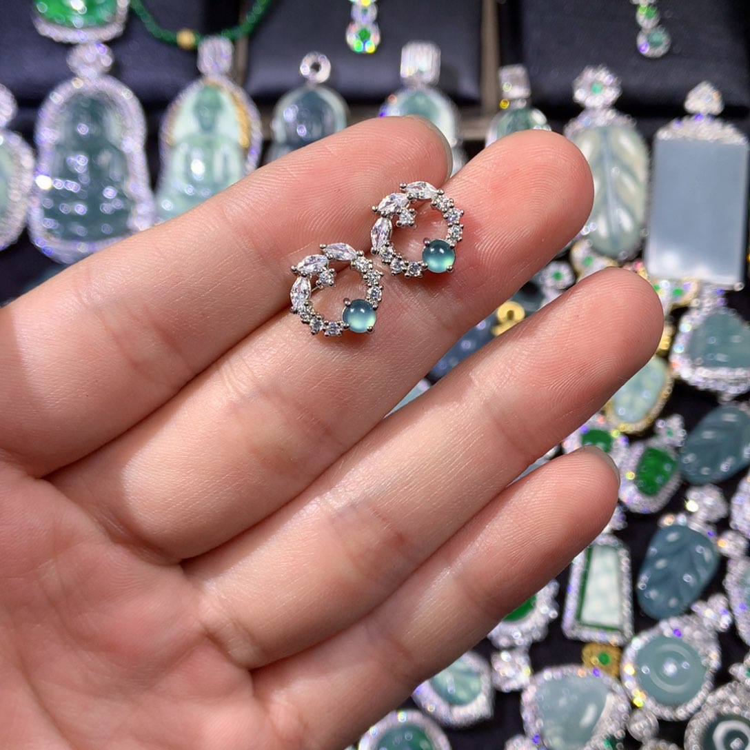 翡翠挂件未镶嵌8877666777888