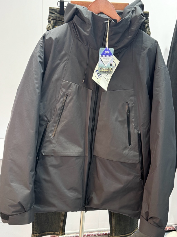 90%外套黑色防水保暖秋冬防风连帽户外加厚羽绒服短款时尚