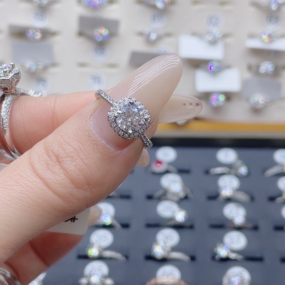 莫桑石非金属福利违章方包13