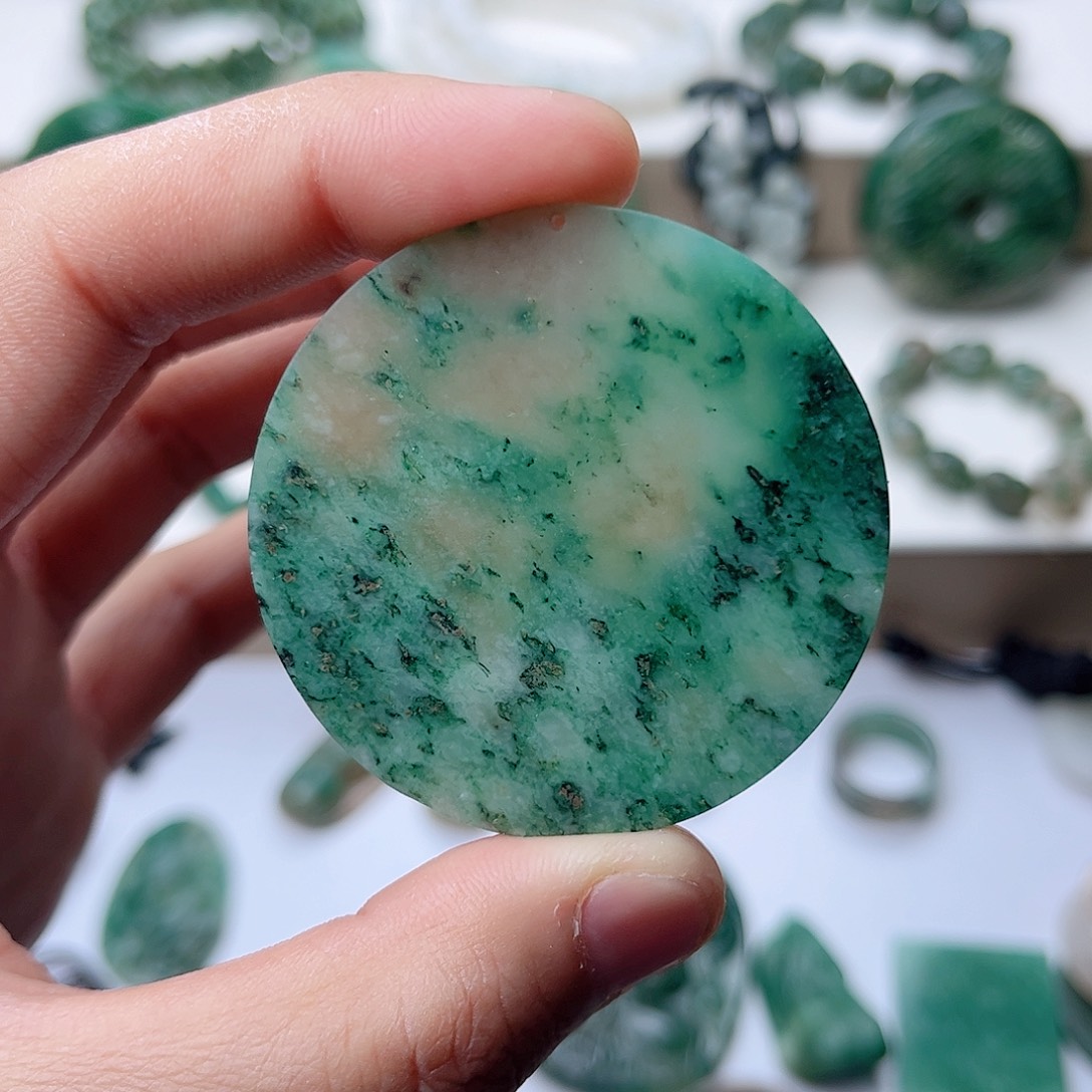 独山玉磨砂挂件未镶嵌