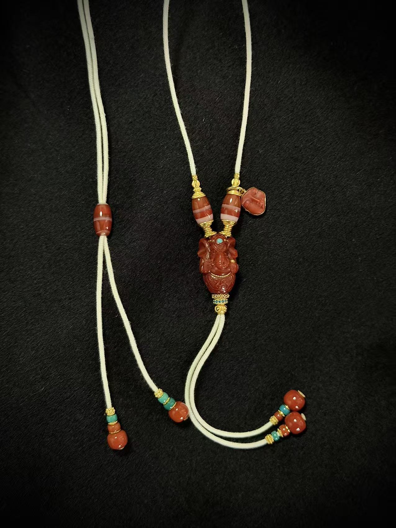 南红挂坠项链象吊坠复古做旧民族风配饰精致高端时尚18K金