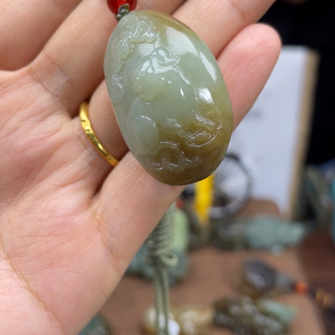 和田玉颈饰未镶嵌