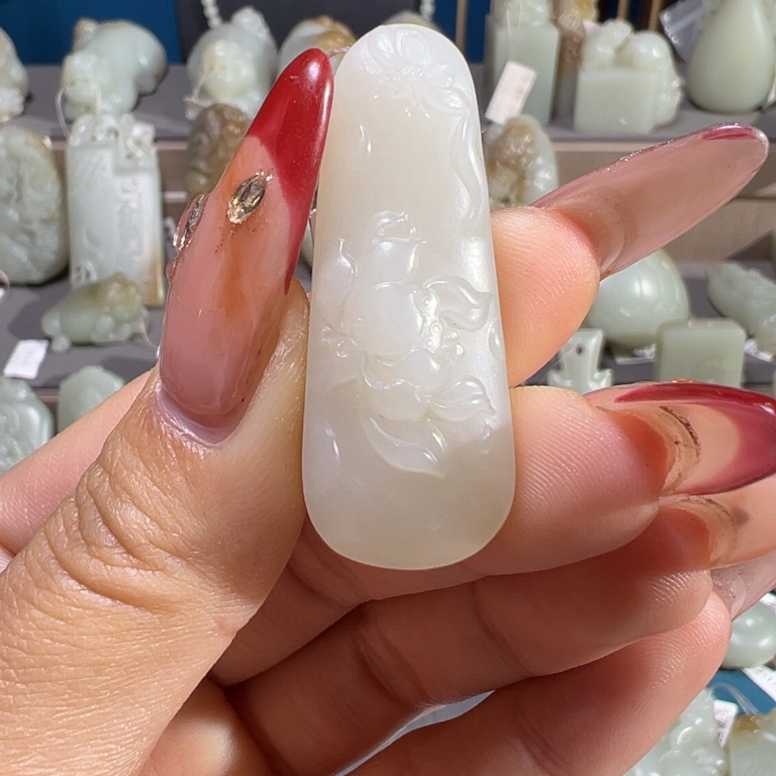 和田玉（糖玉）未镶嵌颈饰