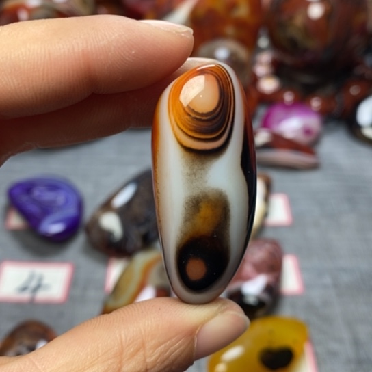 玛瑙/玉髓珠宝奇石未镶嵌观**涛打孔不退不换