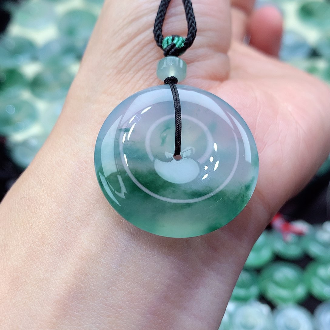 翡翠颈饰未镶嵌编号51。尺寸30-5.8