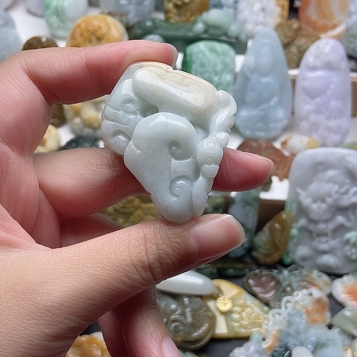 翡翠未镶嵌颈饰翡翠