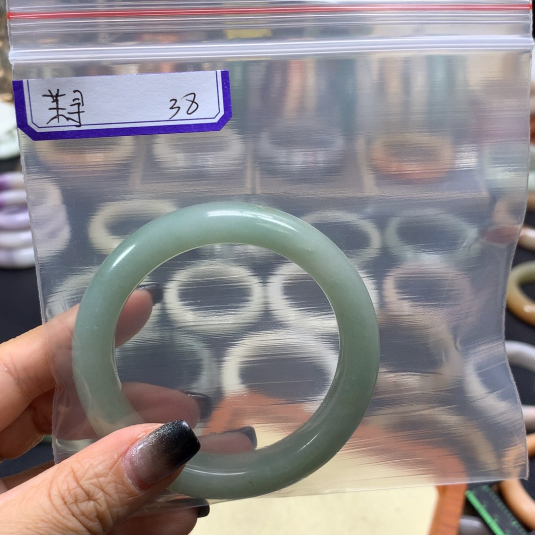 石英质玉手镯未镶嵌?**?