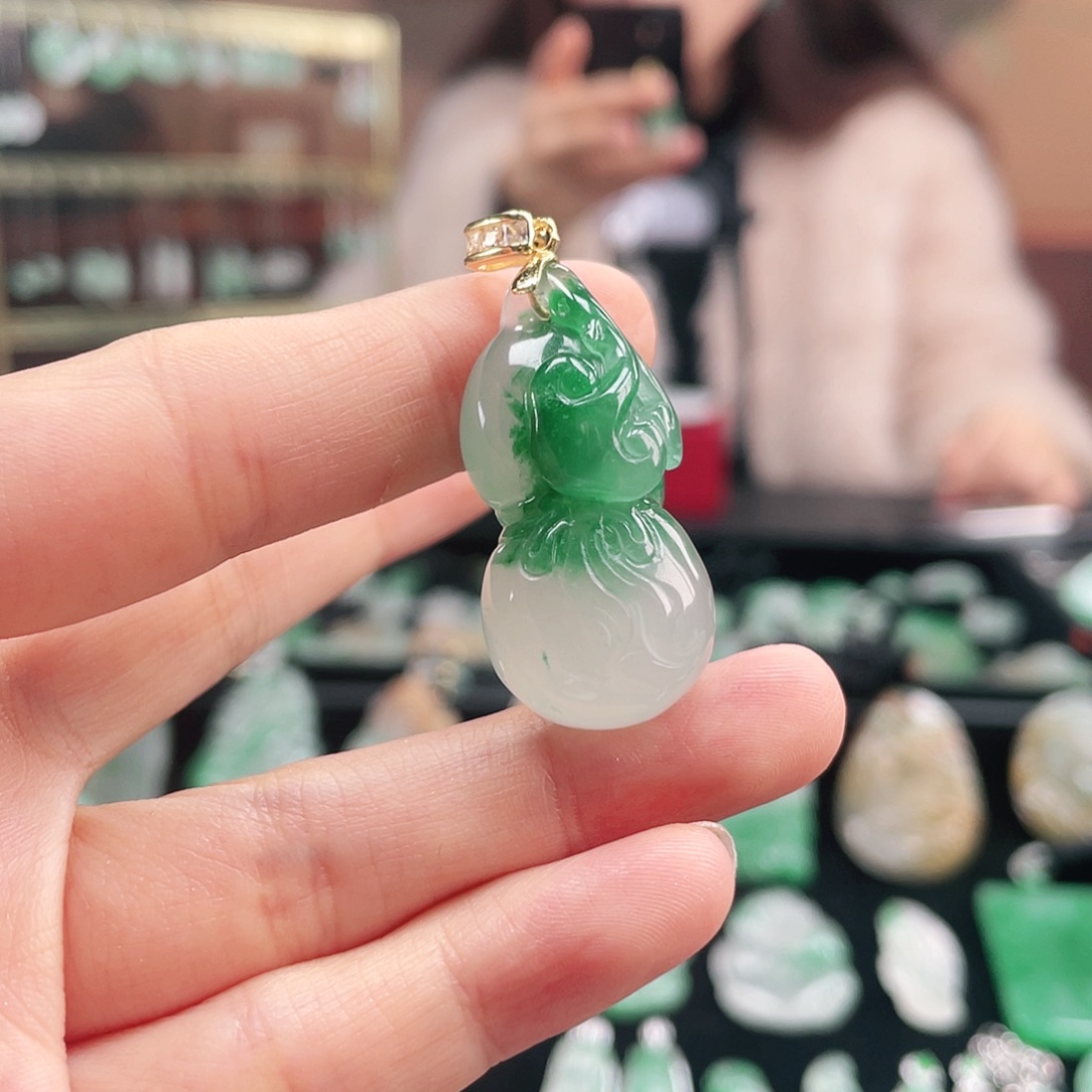 傲***天石英质玉未镶嵌吊坠(不含链)