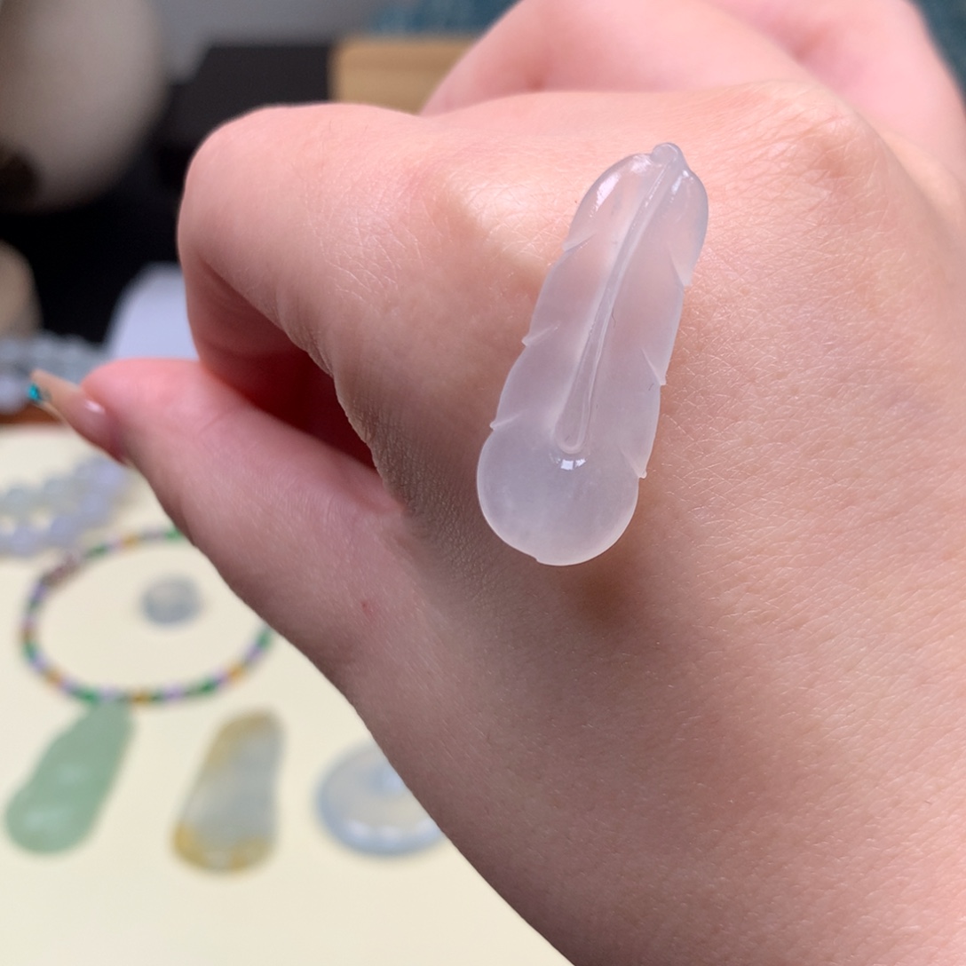 定制翡翠未镶嵌羽毛