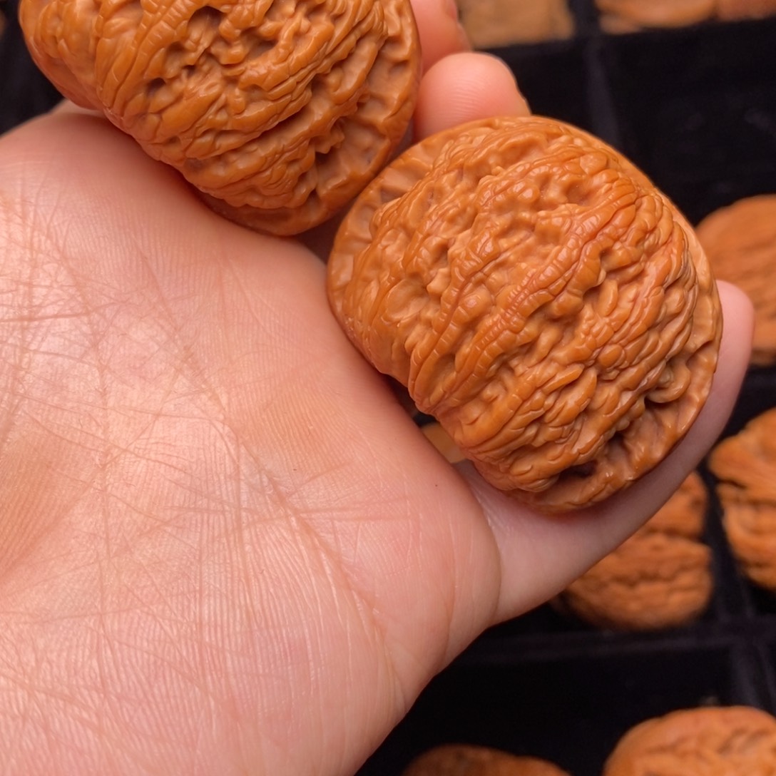 文玩核桃吊坠秦岭野生核桃