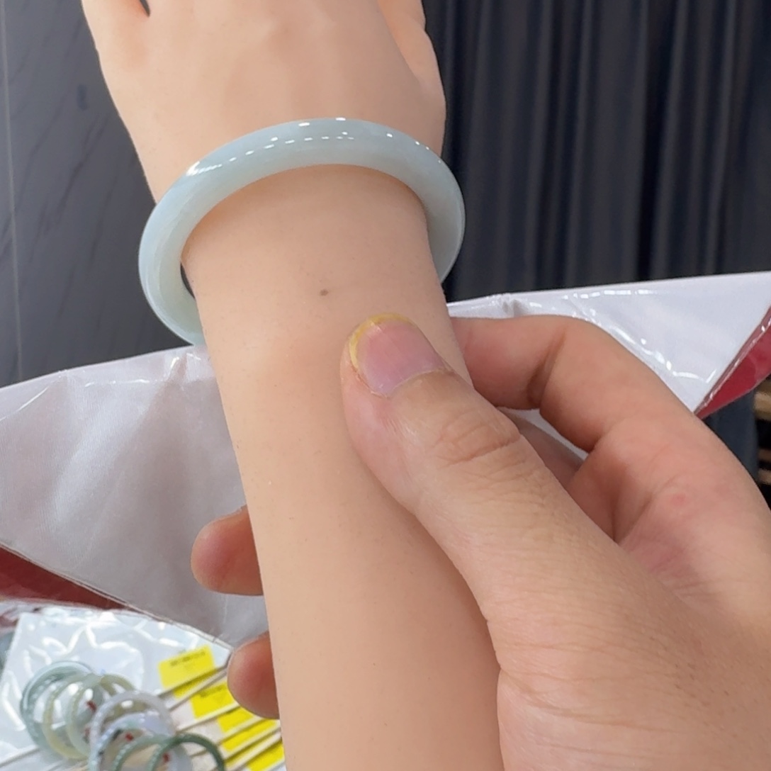 翡翠手镯未镶嵌纯天然缅甸翡翠A货