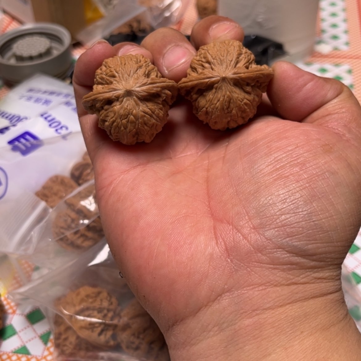 【闪购商品】逃***山文玩核桃木制手把件