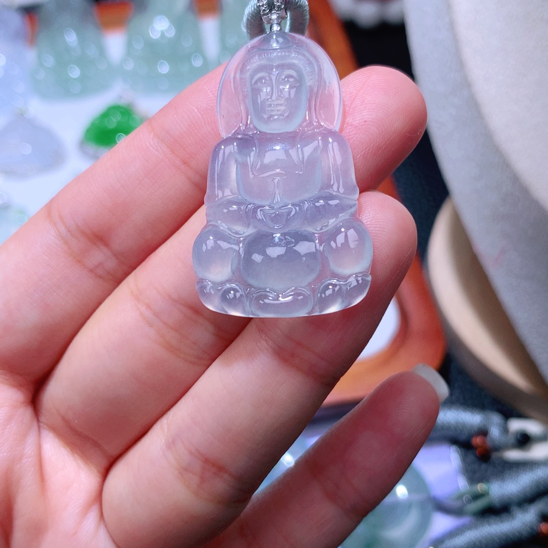 颈饰18K金镶嵌翡翠观音