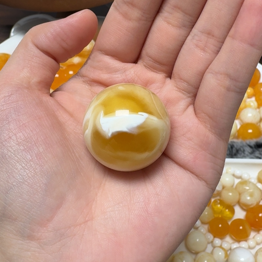 琥珀未镶嵌裸石蜜蜡圆珠