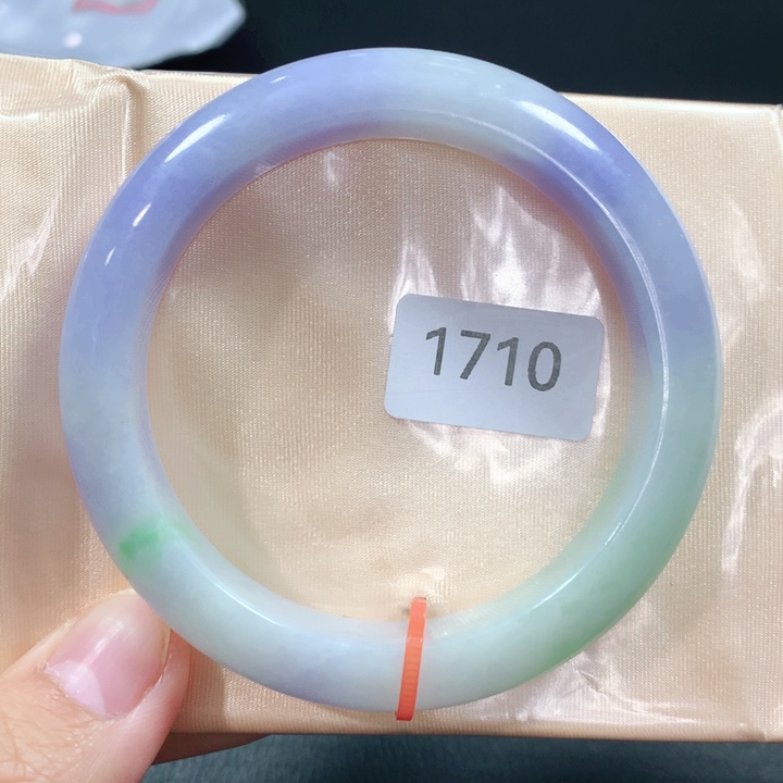翡翠手镯未镶嵌天然翡翠手镯02