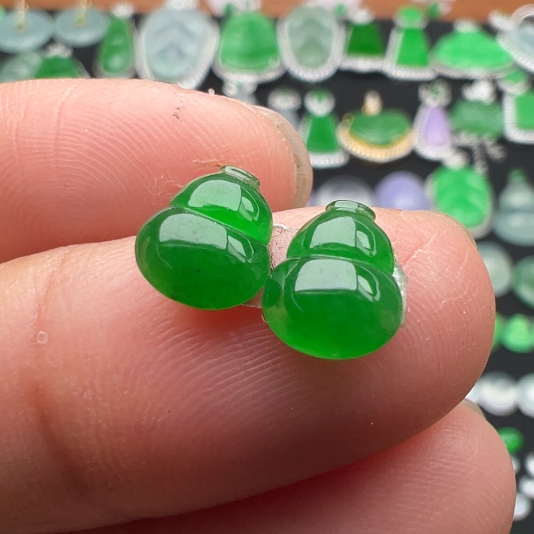 翡翠颈饰未镶嵌葫芦7.7