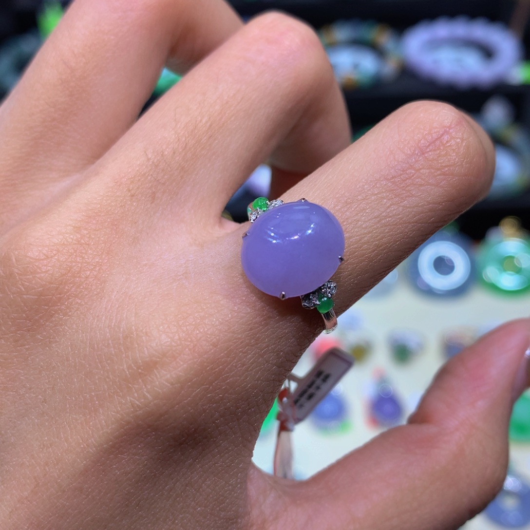 翡翠18K金镶嵌颈饰翡翠