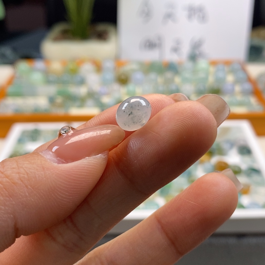 翡翠散珠天然翡翠飘花8.8×6.9