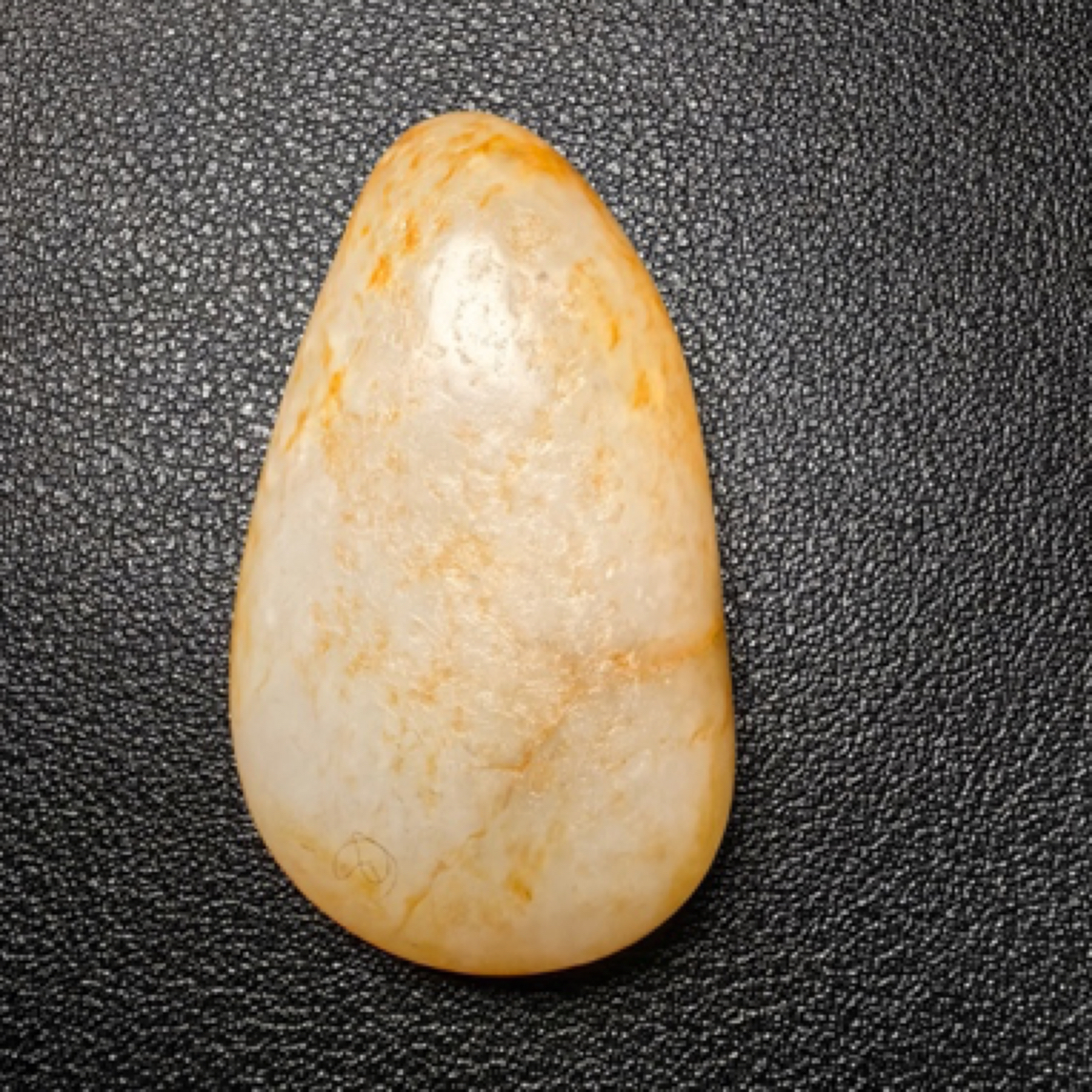 和田玉洒金皮把件