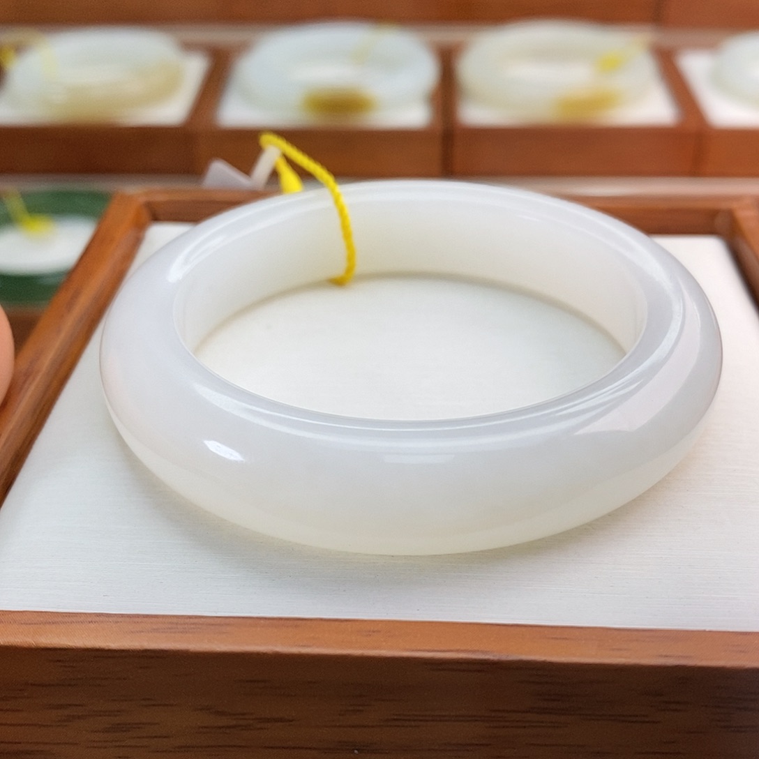 和田玉（白玉）手镯未镶嵌